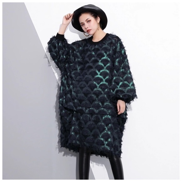 Iridescent Eyelash Peacock Oversize Tunic Top - Picture 2 of 8